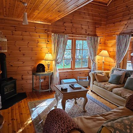 Forest Lodge Log Cabin - Ireland バリーコネル エクステリア 写真